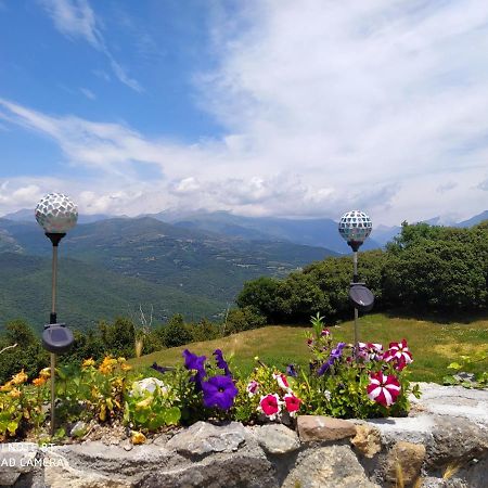 Massia Gasset Panzió Senterada Kültér fotó